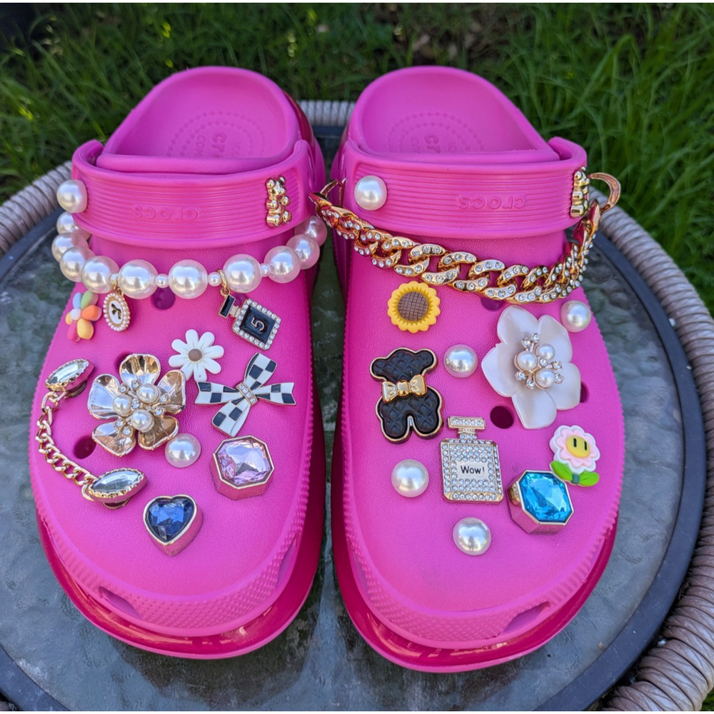 Crocs Mega Crush Platform Clogs Women’s 10 Mens 8 Barbie Pink Designer JIBBITZ